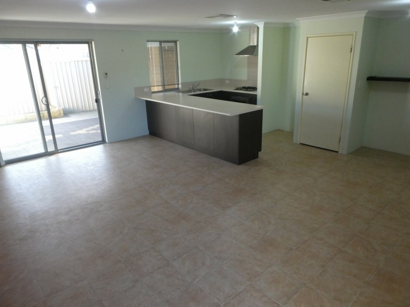 4 Ullapool Place, Seville Grove WA 6112