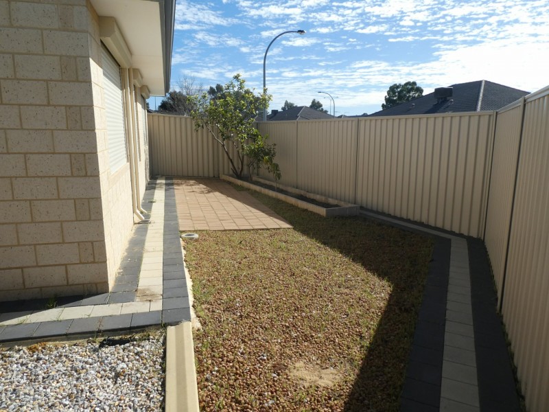 4 Ullapool Place, Seville Grove WA 6112