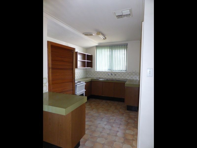 28 Currawong Way, Thornlie WA 6108