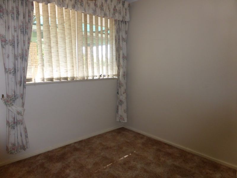 28 Currawong Way, Thornlie WA 6108