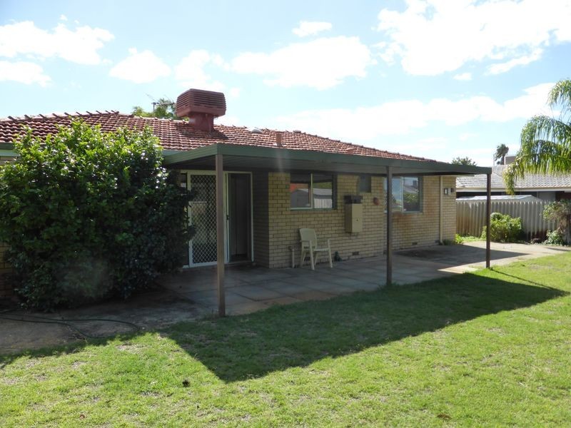 28 Currawong Way, Thornlie WA 6108