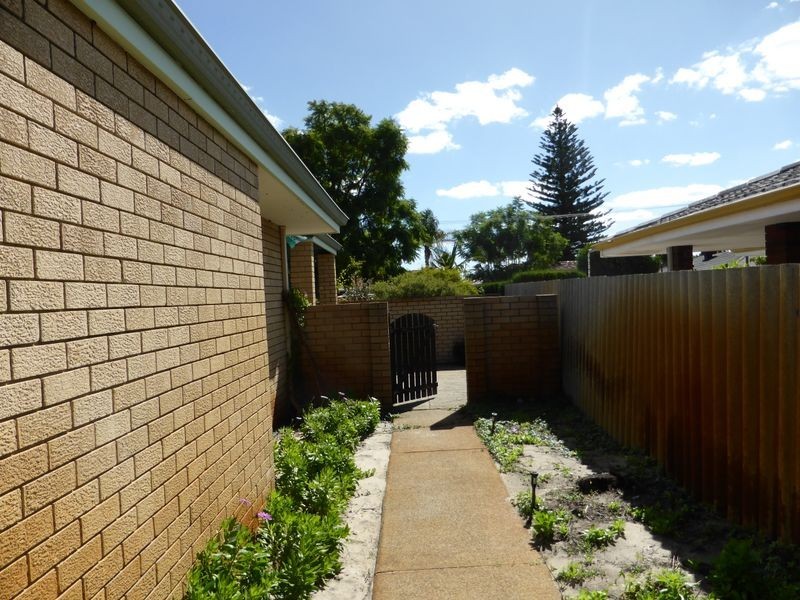 28 Currawong Way, Thornlie WA 6108