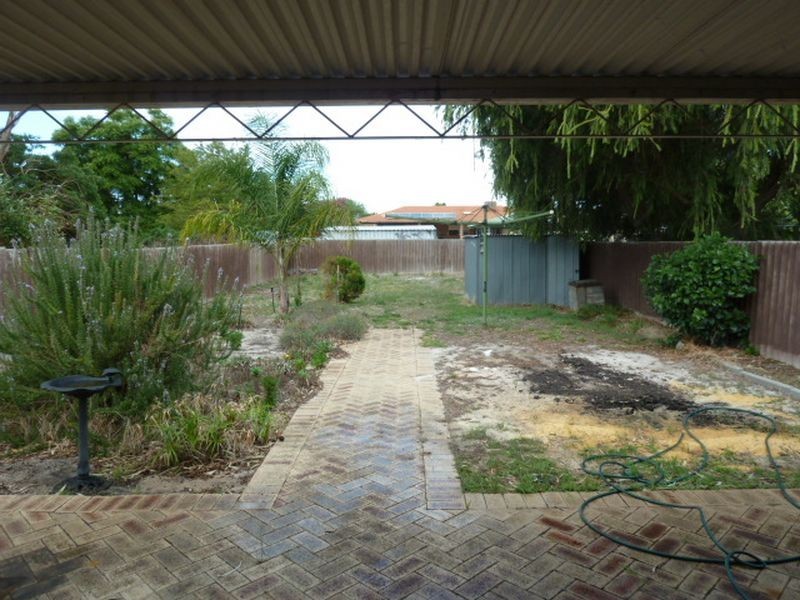 62A Lester Drive, Thornlie WA 6108