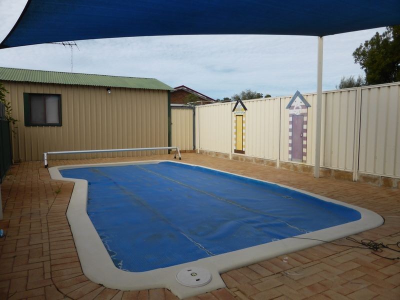 313 Spencer Road, Thornlie WA 6108