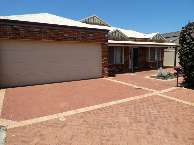 15 Davidia Lake Drive, Canning Vale WA 6155