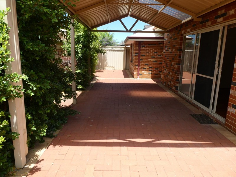 15 Davidia Lake Drive, Canning Vale WA 6155