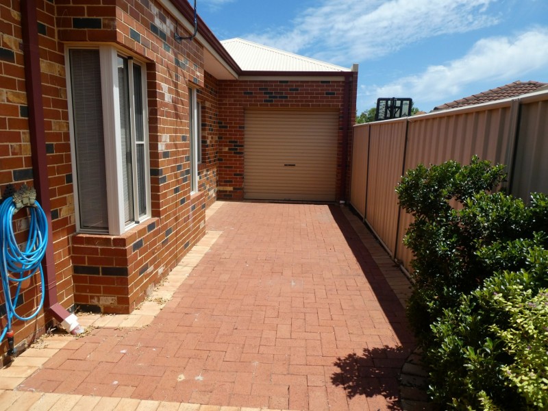 15 Davidia Lake Drive, Canning Vale WA 6155