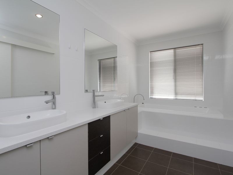 232 Castlewood Parkway, Southern River WA 6110