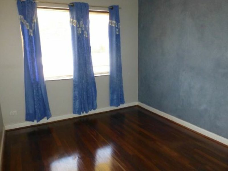 5 Hughenden Drive, Thornlie WA 6108