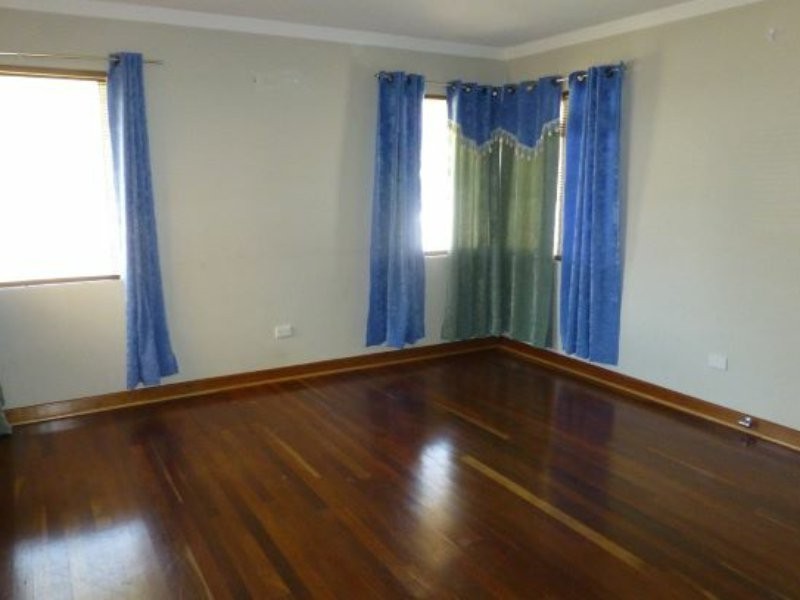 5 Hughenden Drive, Thornlie WA 6108