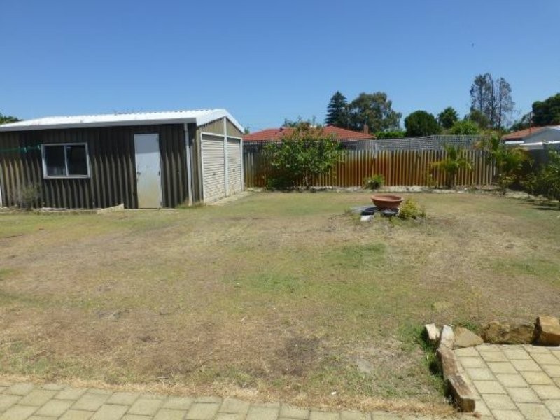 5 Hughenden Drive, Thornlie WA 6108