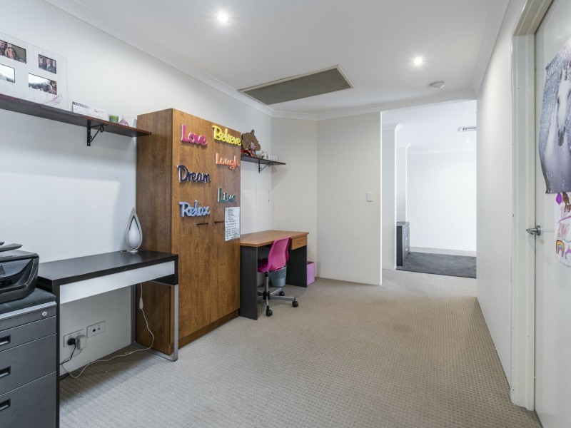 9 Davenport Promenade, Canning Vale WA 6155