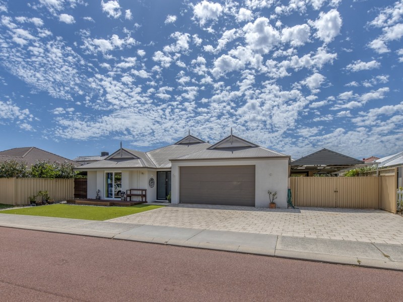 9 Davenport Promenade, Canning Vale WA 6155
