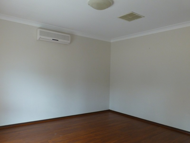 16 Mallow Way, Forrestfield WA 6058