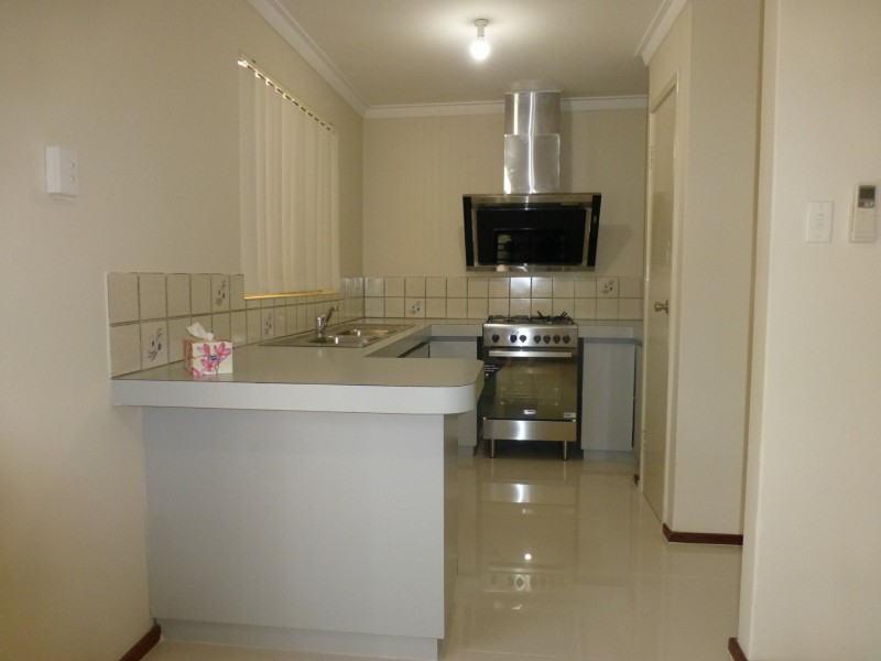 9/13 Chich Place, Cannington WA 6107