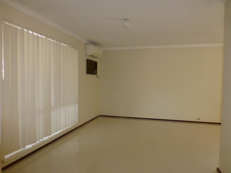 9/13 Chich Place, Cannington WA 6107