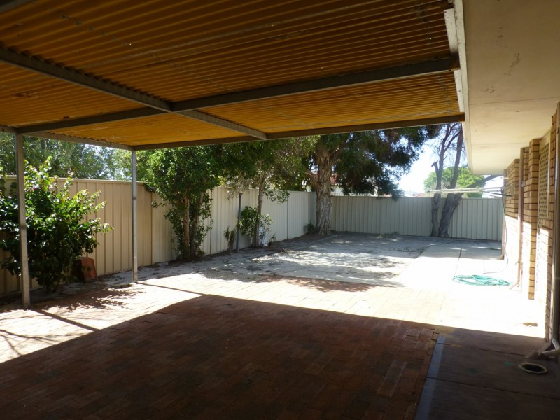 9/13 Chich Place, Cannington WA 6107