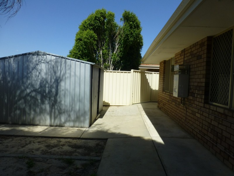 9/13 Chich Place, Cannington WA 6107