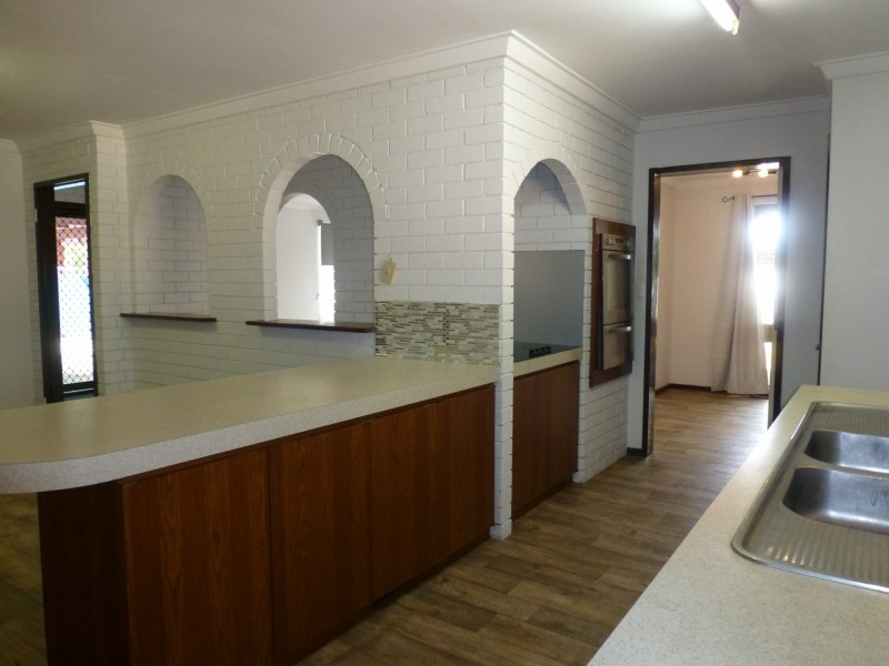 26 Grenadier Drive, Thornlie WA 6108