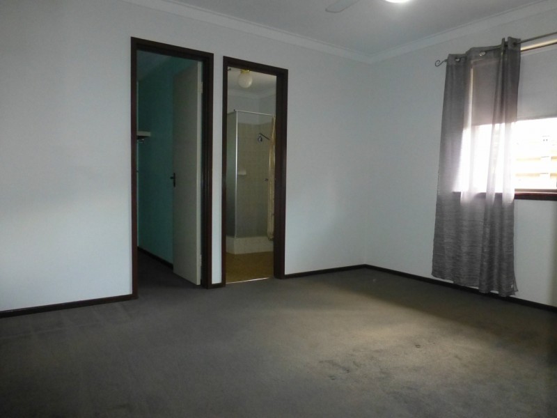 26 Grenadier Drive, Thornlie WA 6108