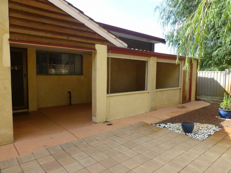 26 Grenadier Drive, Thornlie WA 6108