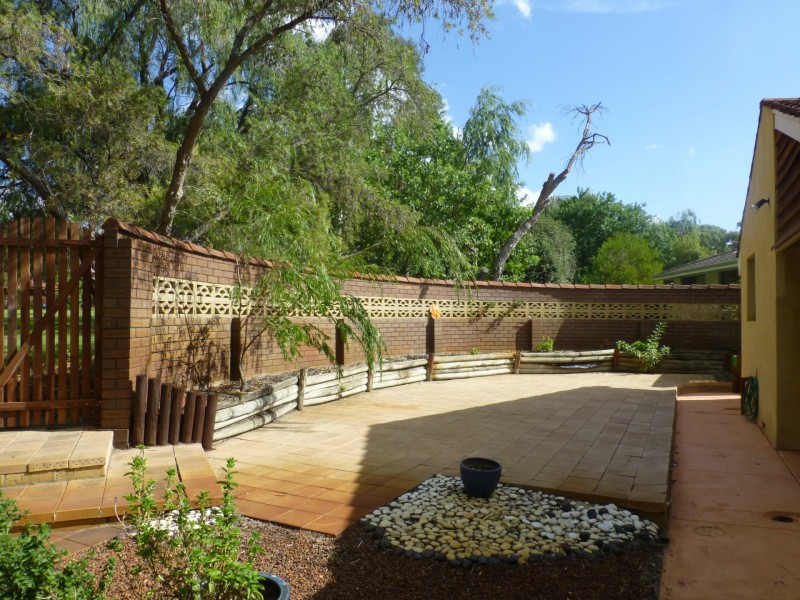 26 Grenadier Drive, Thornlie WA 6108