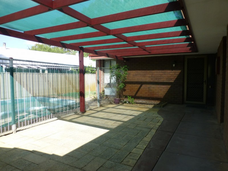 26 Grenadier Drive, Thornlie WA 6108