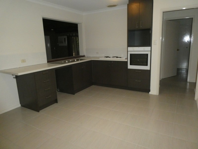 12 Willowmead Way, Kelmscott WA 6111