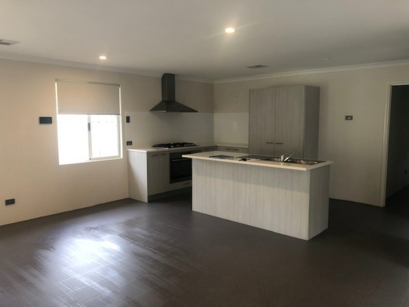 73 Somerford Promenade, Wellard WA 6170