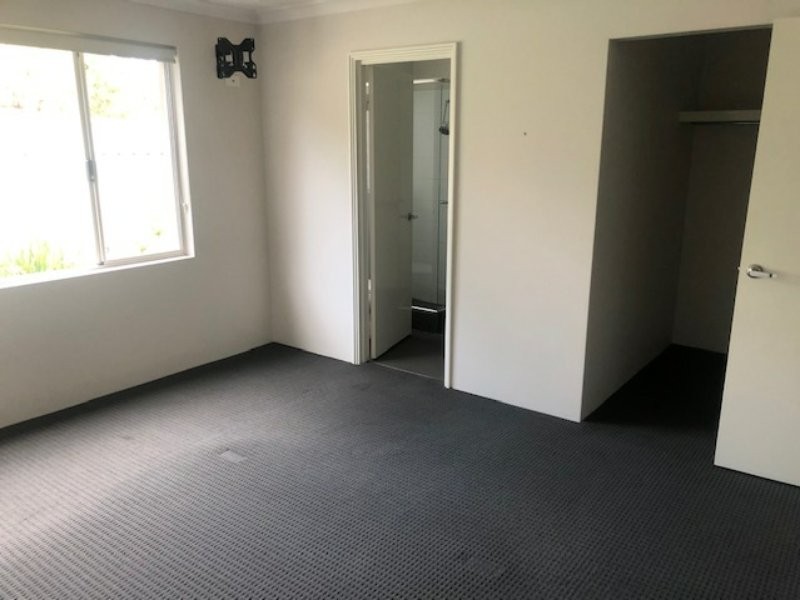 73 Somerford Promenade, Wellard WA 6170