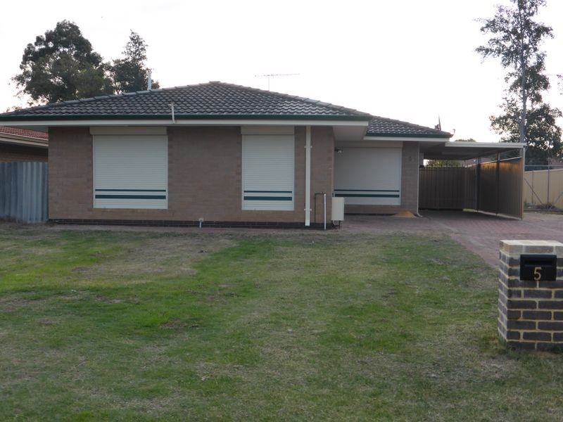 5 Vanda Place, Maddington WA 6109