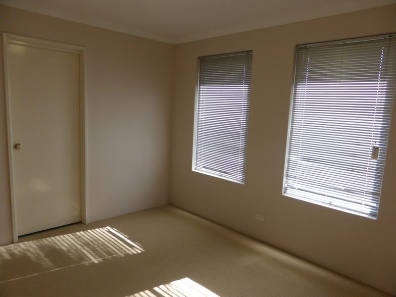 8 Hay Lane, Canning Vale WA 6155