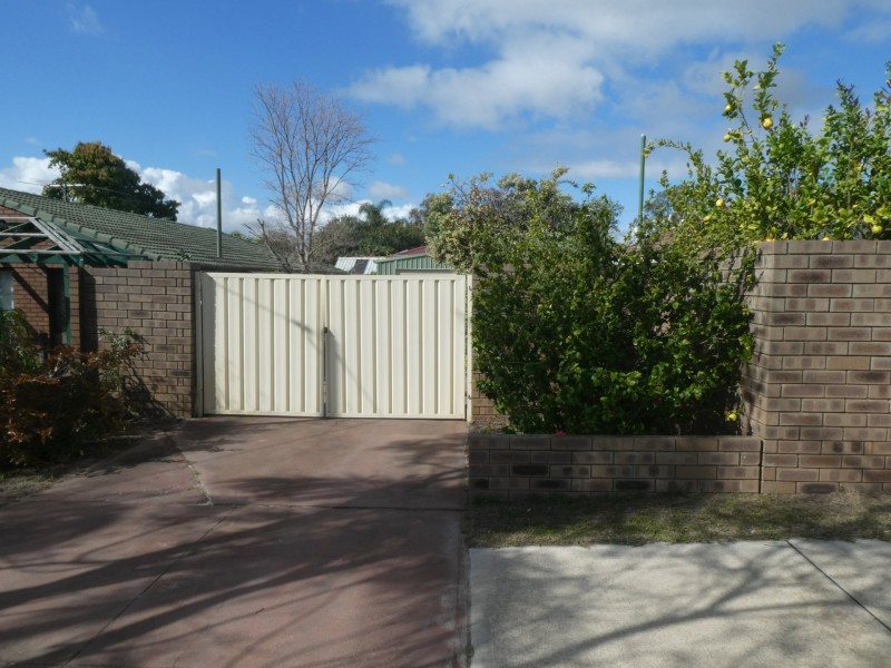2 Mcleish Place, Thornlie WA 6108