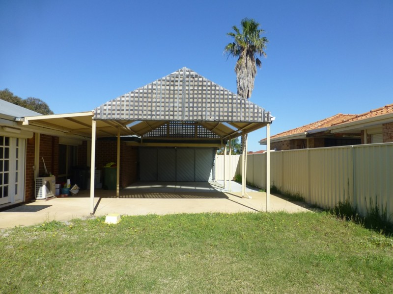 17 Wisteria Place, Thornlie WA 6108