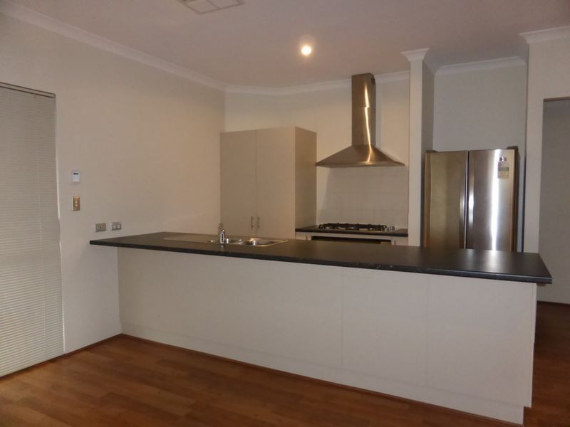 37 Magdalen Loop, Piara Waters WA 6112