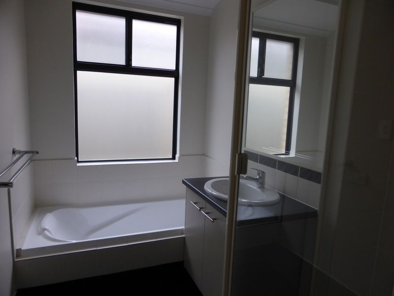 37 Magdalen Loop, Piara Waters WA 6112