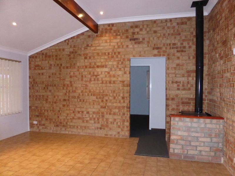 12 Majestic Court, Thornlie WA 6108