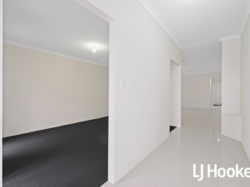 19 Kelang Road, Wattle Grove WA 6107