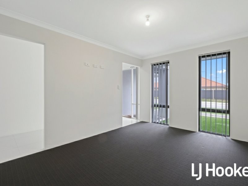 19 Kelang Road, Wattle Grove WA 6107