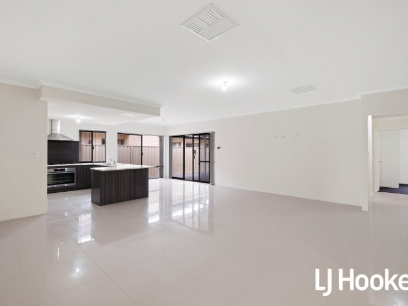 19 Kelang Road, Wattle Grove WA 6107