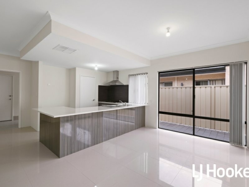 19 Kelang Road, Wattle Grove WA 6107