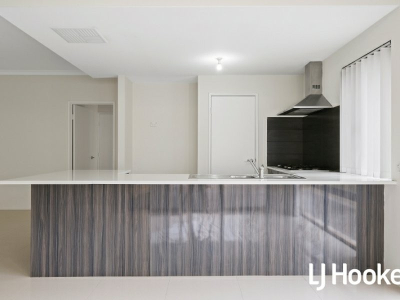 19 Kelang Road, Wattle Grove WA 6107