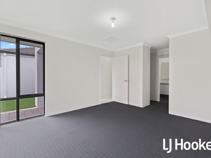 19 Kelang Road, Wattle Grove WA 6107