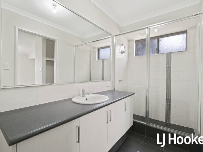 19 Kelang Road, Wattle Grove WA 6107
