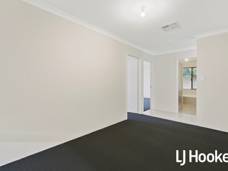 19 Kelang Road, Wattle Grove WA 6107