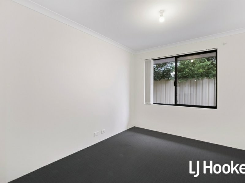 19 Kelang Road, Wattle Grove WA 6107