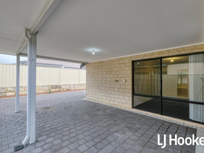 19 Kelang Road, Wattle Grove WA 6107