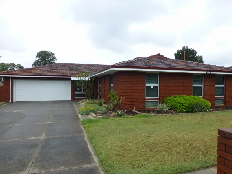 4 Tullamore Avenue, Thornlie WA 6108