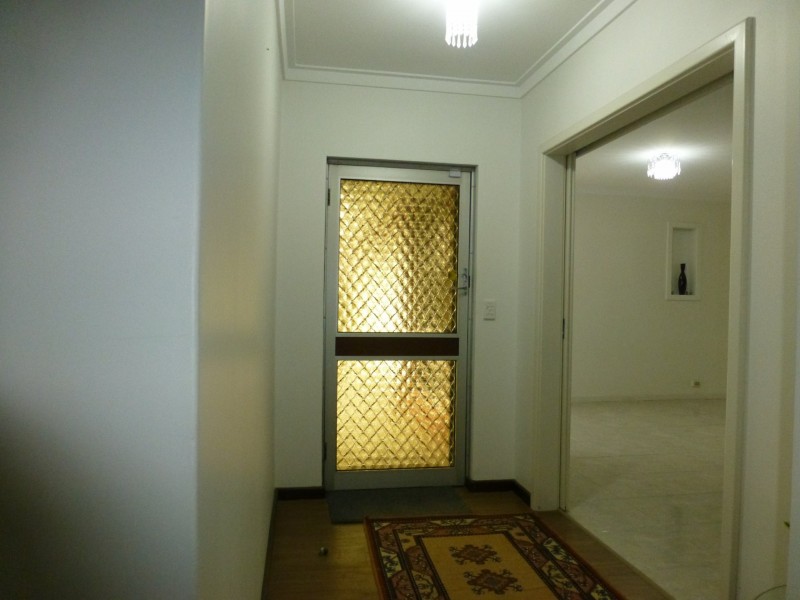 4 Tullamore Avenue, Thornlie WA 6108