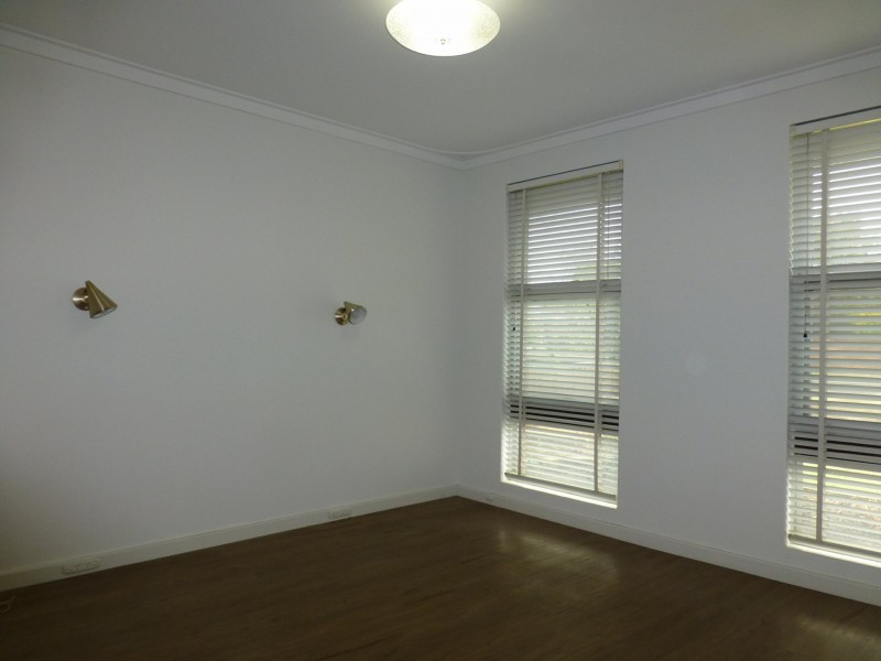 4 Tullamore Avenue, Thornlie WA 6108